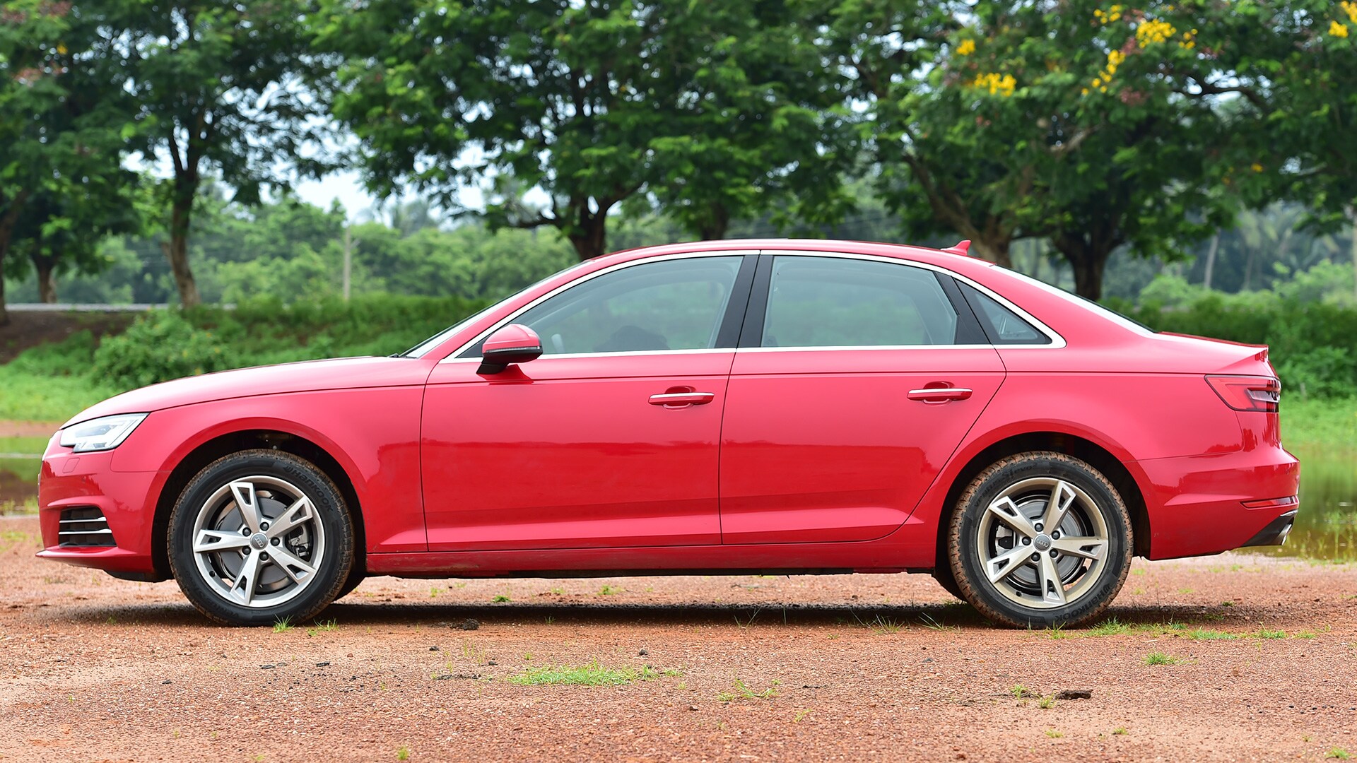 Audi A4 2016 30 TFSI Technology Exterior